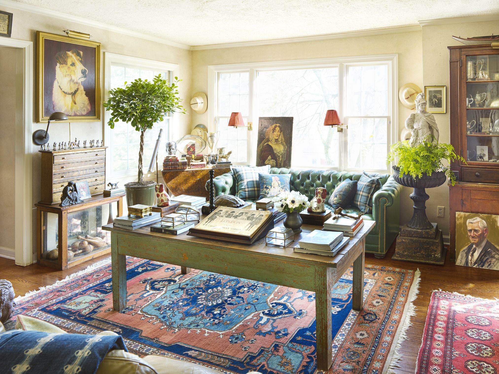 Choose the Best Paint for Your Traditional Living Room